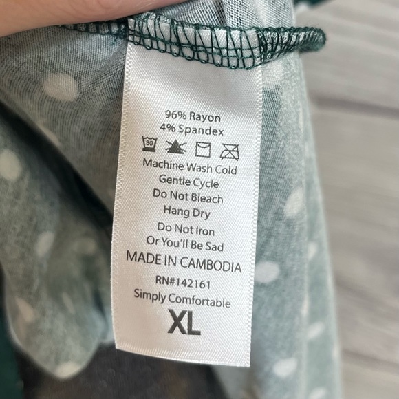 LuLaRoe XL/1X Christy top with TC2 Christmas leggings - Picture 7 of 14